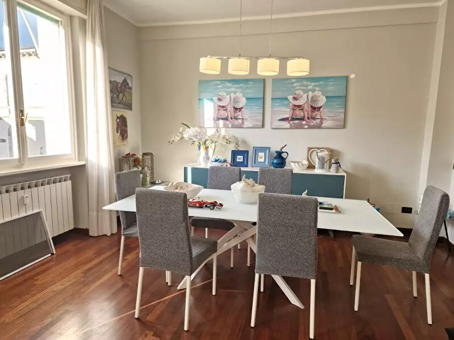 Immagine 3 di Appartamento in vendita  a Viareggio