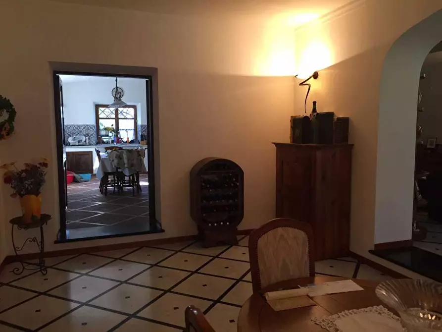 Immagine 5 di Villa in vendita  a Castelnuovo Magra