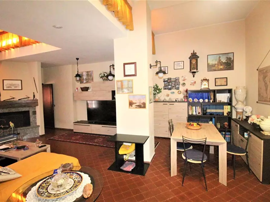 Immagine 16 di Villa in vendita  a Carrara