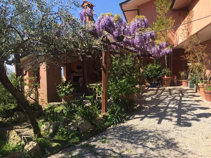 Immagine 13 di Villa in vendita  a Fosdinovo