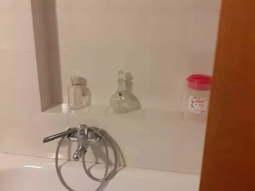 Immagine 30 di Appartamento in vendita  a Carrara