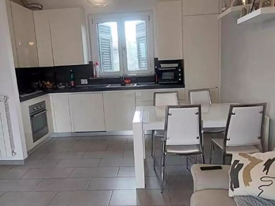 Immagine 2 di Casa semindipendente in vendita  a Sarzana