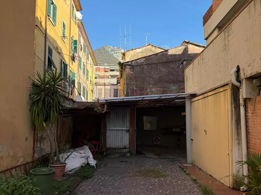 Immagine 3 di Casa indipendente in vendita  a Carrara