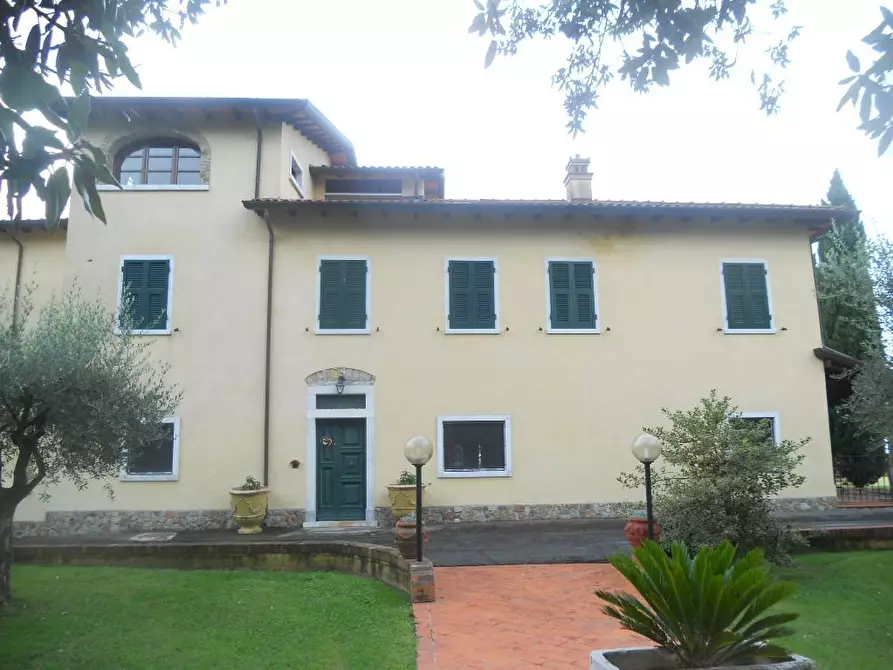 Immagine 42 di Villa in vendita  a Castelnuovo Magra