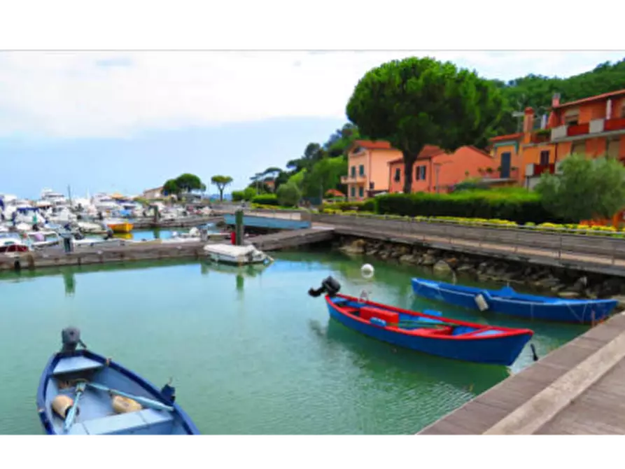 Immagine 1 di Appartamento in vendita  a Ameglia