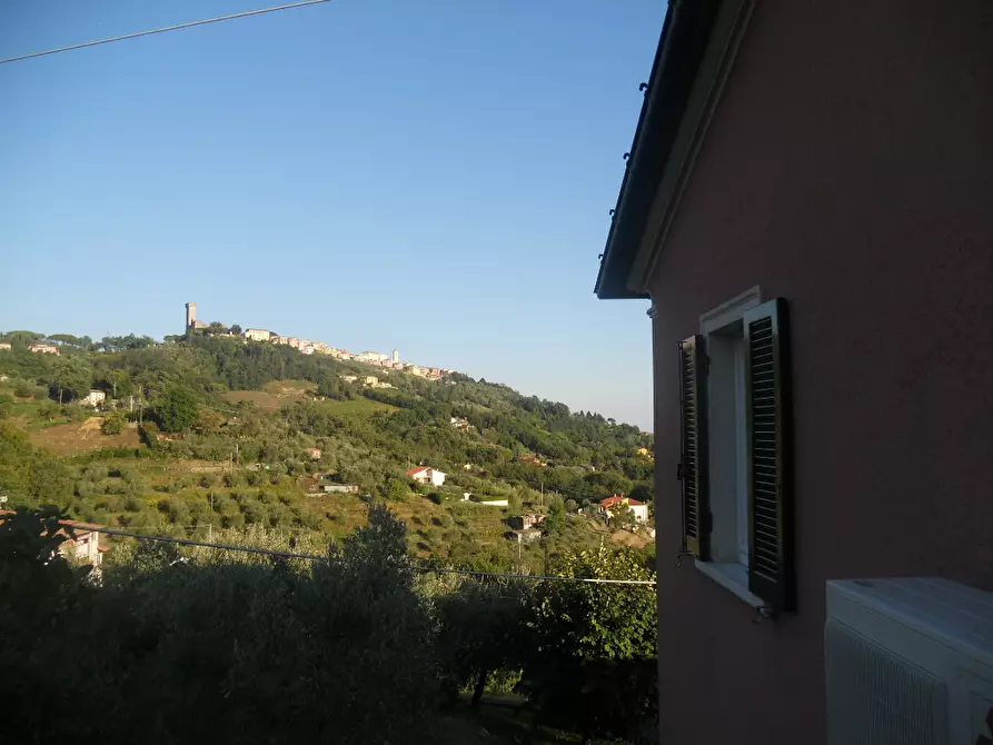 Immagine 6 di Villa in vendita  a Castelnuovo Magra