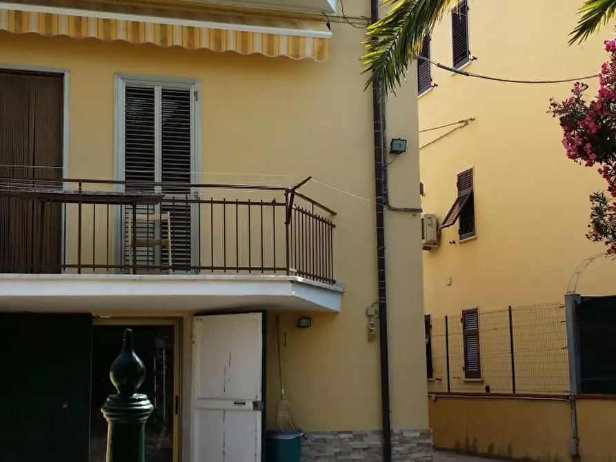 Immagine 10 di Terratetto in vendita  a Castelnuovo Magra