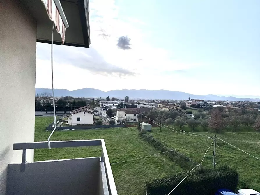 Immagine 11 di Appartamento in vendita  a Castelnuovo Magra