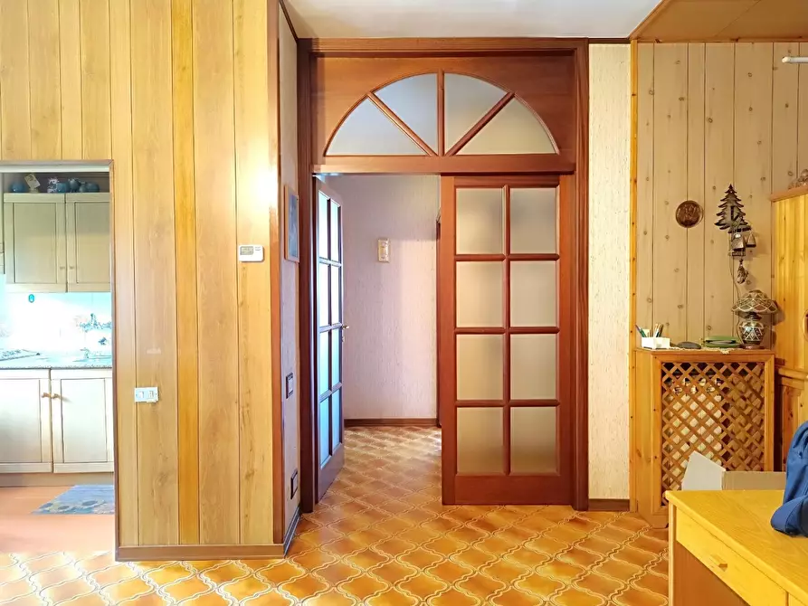 Immagine 17 di Appartamento in vendita  a Massa