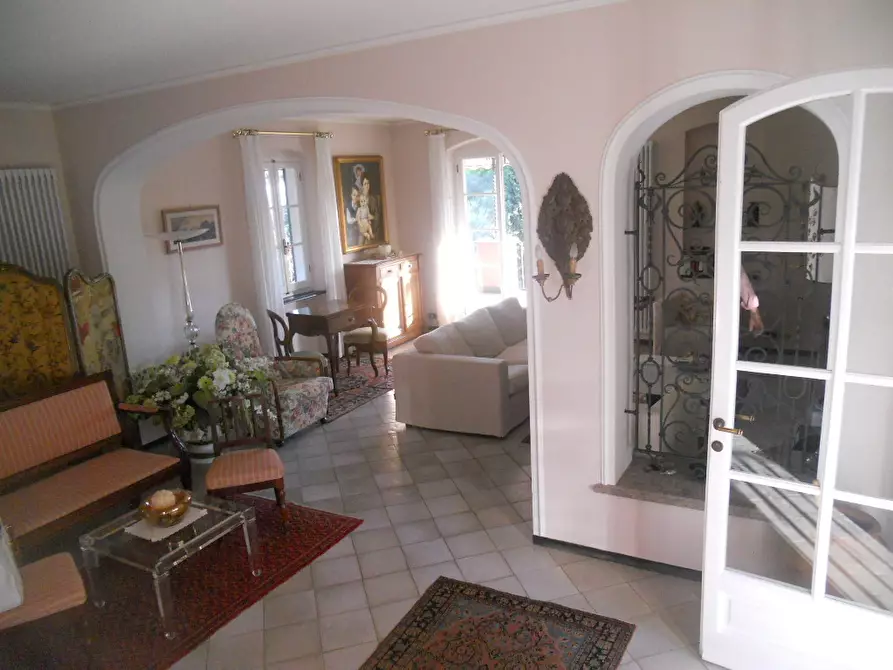 Immagine 38 di Villa in vendita  a Castelnuovo Magra