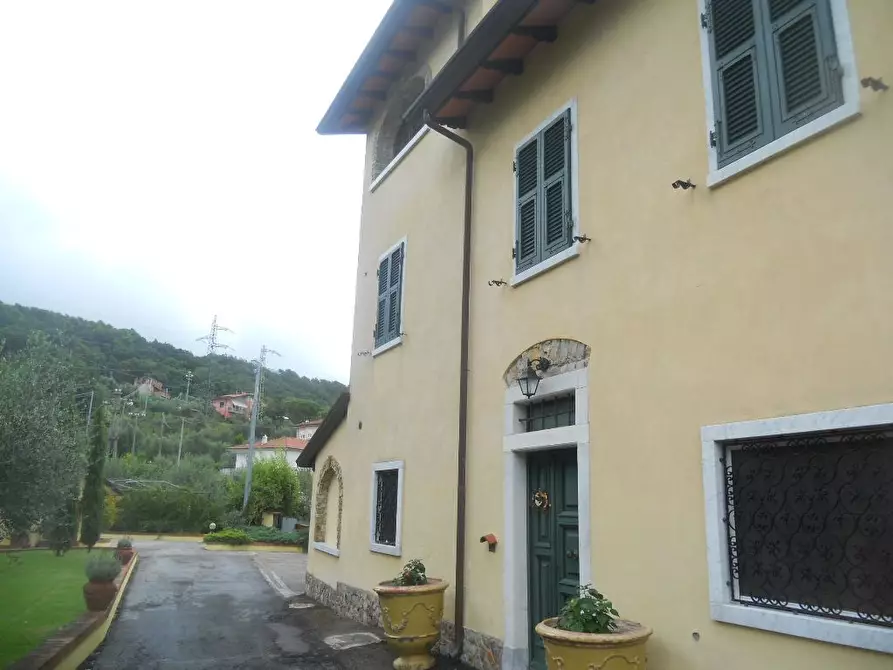 Immagine 38 di Villa in vendita  a Castelnuovo Magra