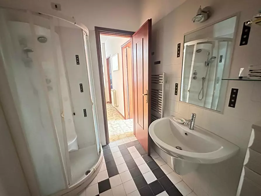 Immagine 16 di Appartamento in vendita  a Ortonovo