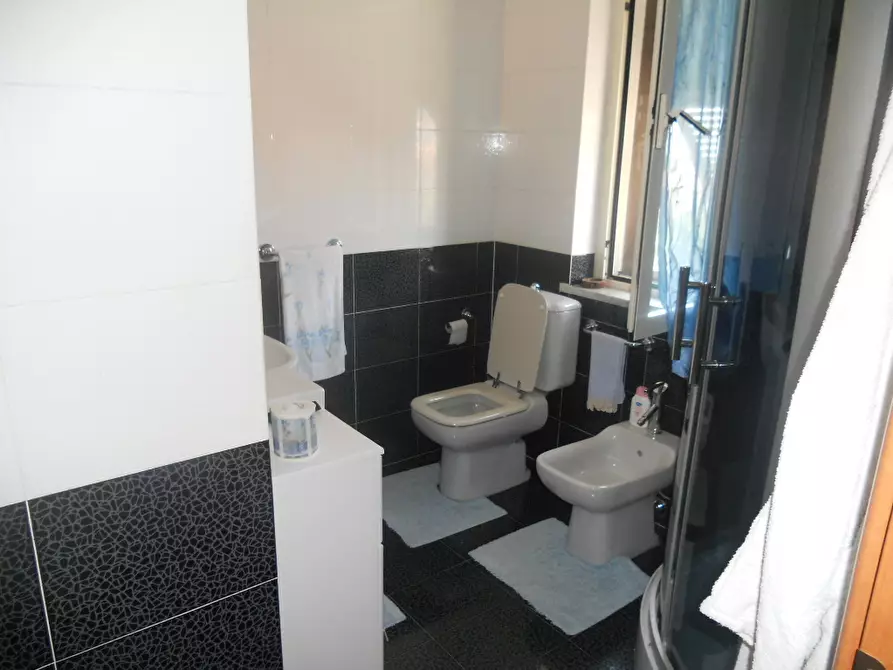 Immagine 35 di Terratetto in vendita  a Sarzana