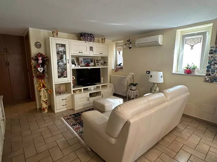 Immagine 31 di Casa indipendente in vendita  a Castelnuovo Magra