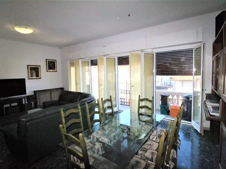 Immagine 26 di Villa in vendita  a Carrara