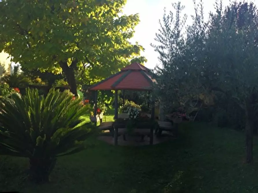 Immagine 36 di Villa in vendita  a Castelnuovo Magra