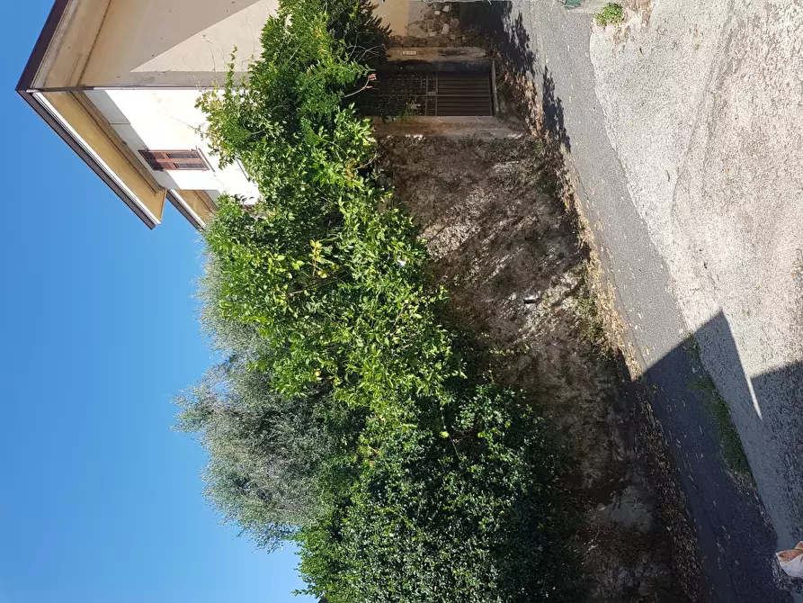 Immagine 26 di Villa in vendita  a Carrara