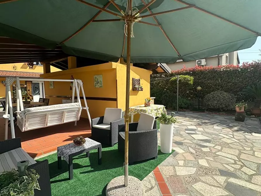 Immagine 38 di Casa indipendente in vendita  a Castelnuovo Magra