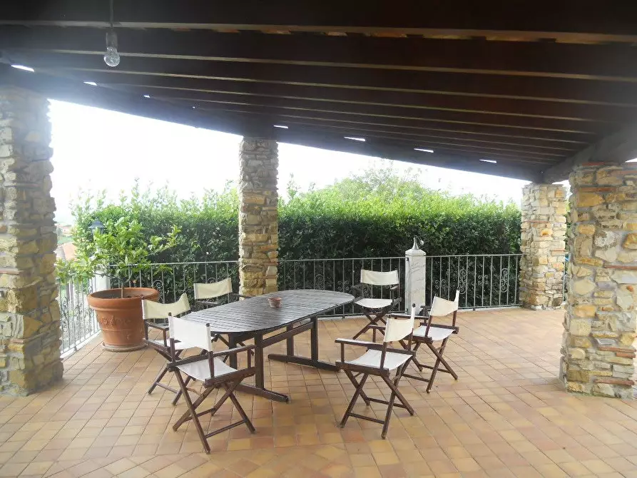 Immagine 21 di Villa in vendita  a Castelnuovo Magra