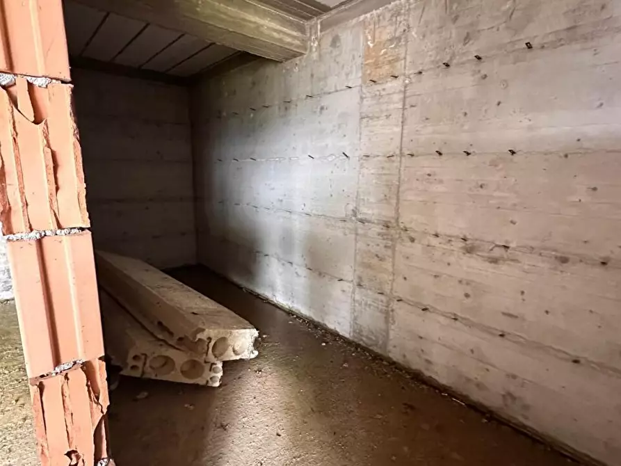 Immagine 13 di Villa in vendita  a Sarzana