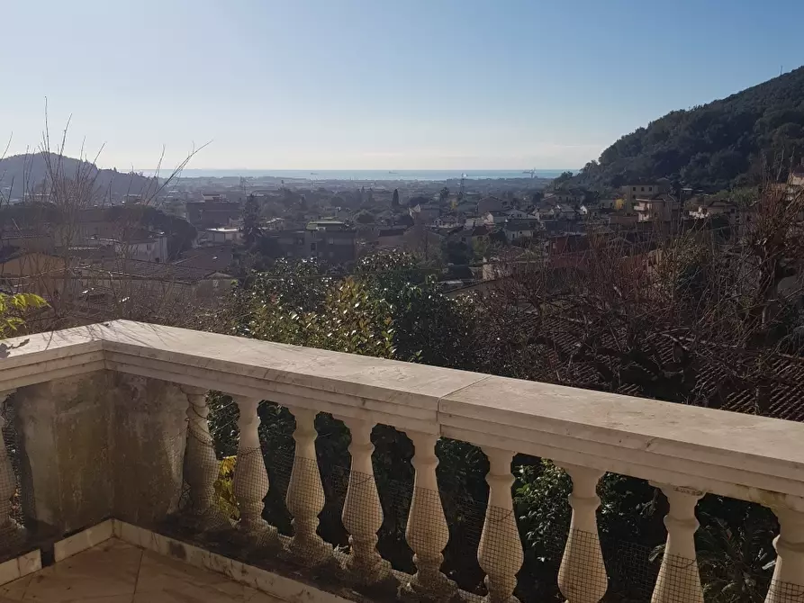 Immagine 42 di Casa indipendente in vendita  a Carrara