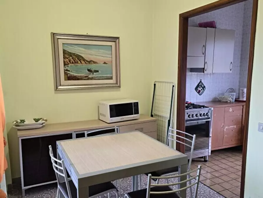 Immagine 1 di Appartamento in vendita  a Sarzana