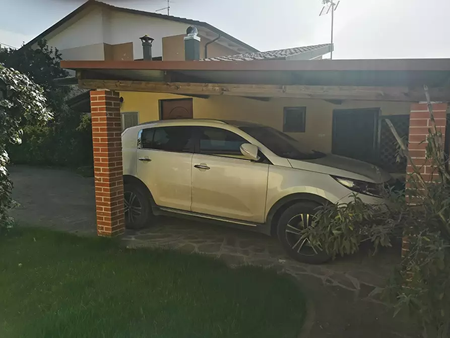 Immagine 8 di Villa in vendita  a Carrara