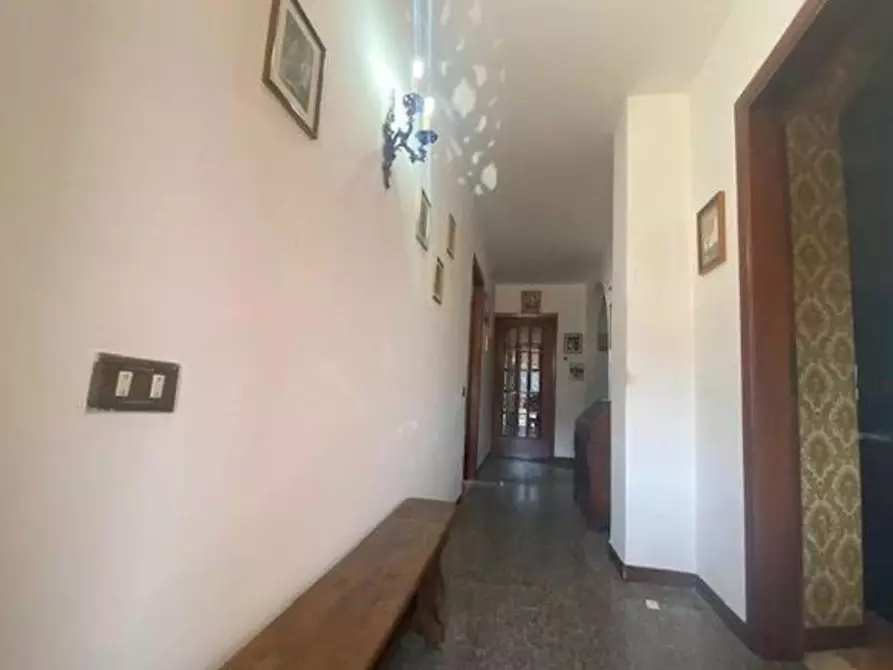 Immagine 11 di Villa in vendita  a Ortonovo