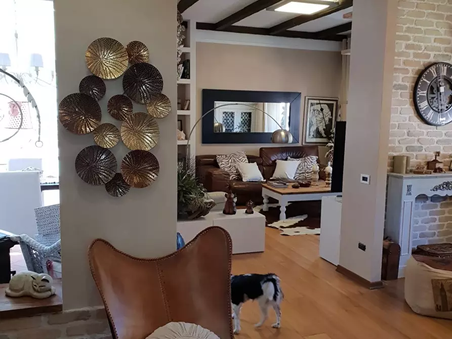 Immagine 18 di Appartamento in vendita  a Carrara