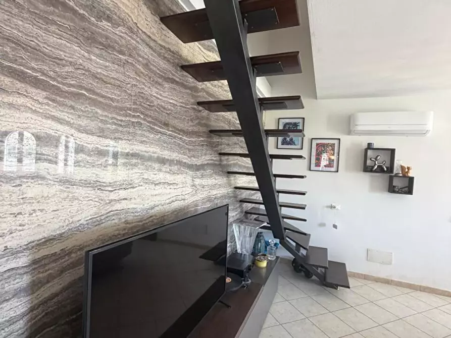 Immagine 11 di Villa in vendita  a Ortonovo