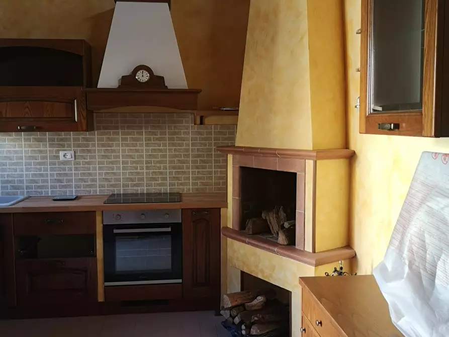 Immagine 4 di Villa in vendita  a Carrara