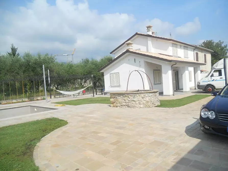 Immagine 15 di Terratetto in vendita  a Castelnuovo Magra