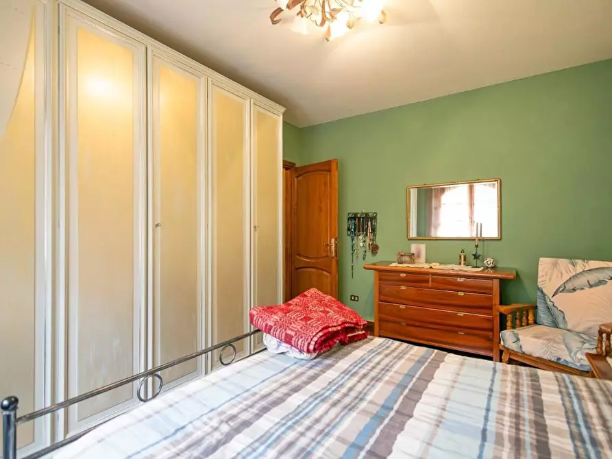 Immagine 14 di Villa in vendita  a Massa