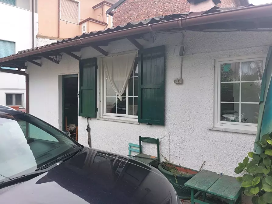 Immagine 4 di Casa semindipendente in vendita  a Ortonovo