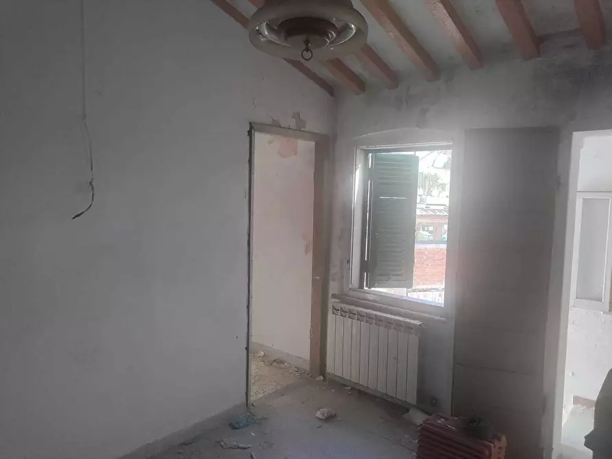 Immagine 10 di Casa semindipendente in vendita  a Carrara