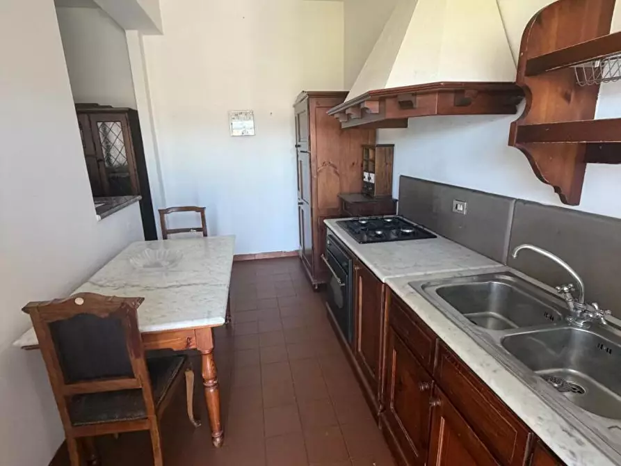 Immagine 5 di Appartamento in vendita  a Castelnuovo Magra