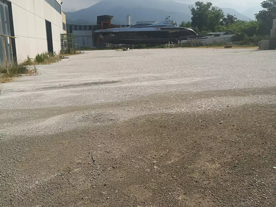 Immagine 20 di Capannone industriale in vendita  a Massa