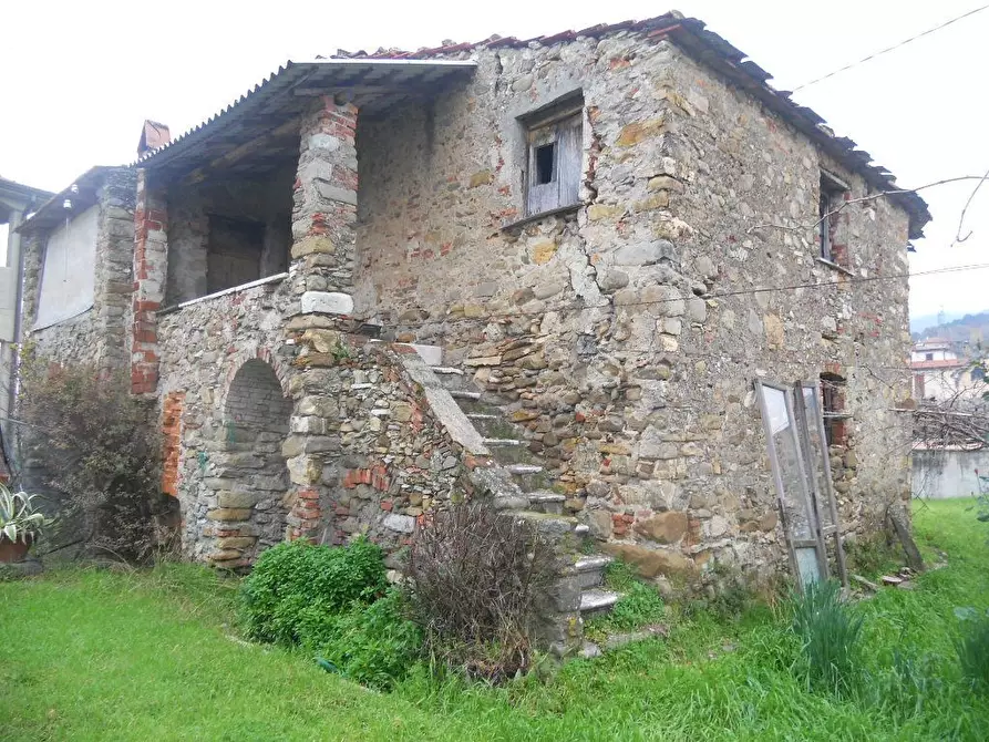 casa indipendente in vendita a Castelnuovo Magra
