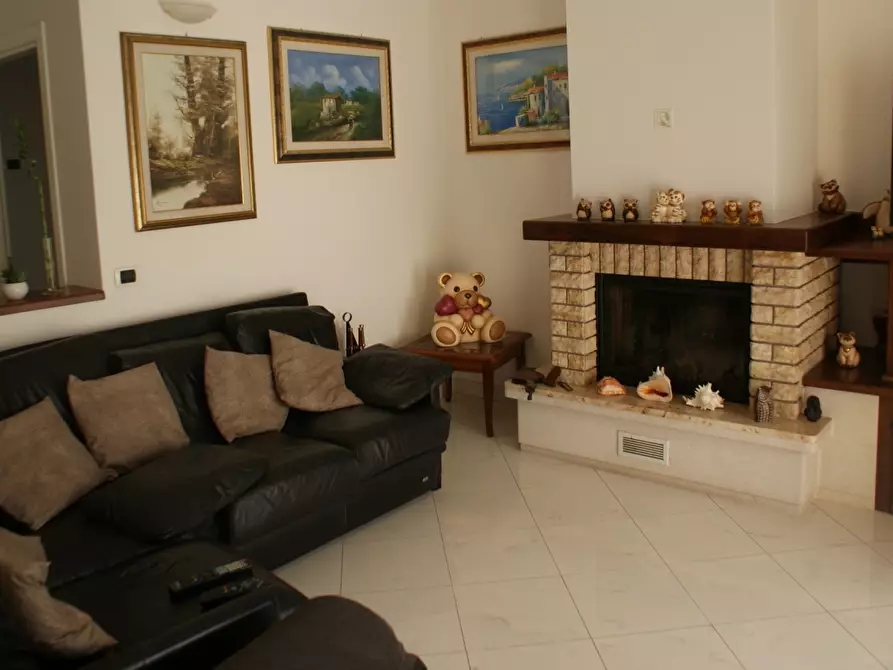 Immagine 17 di Casa indipendente in vendita  a Ortonovo