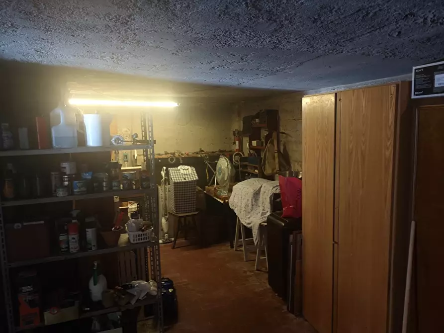 Immagine 21 di Villa in vendita  a Castelnuovo Magra