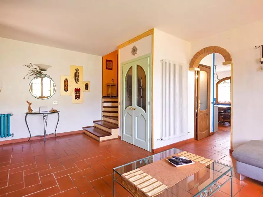 Immagine 30 di Villa in vendita  a Massa