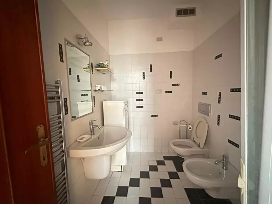 Immagine 15 di Appartamento in vendita  a Ortonovo