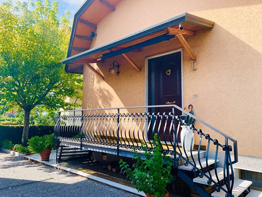 Immagine 30 di Villa in vendita  a Castelnuovo Magra