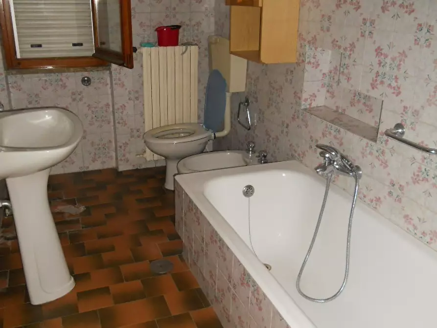 Immagine 24 di Casa indipendente in vendita  a Ortonovo