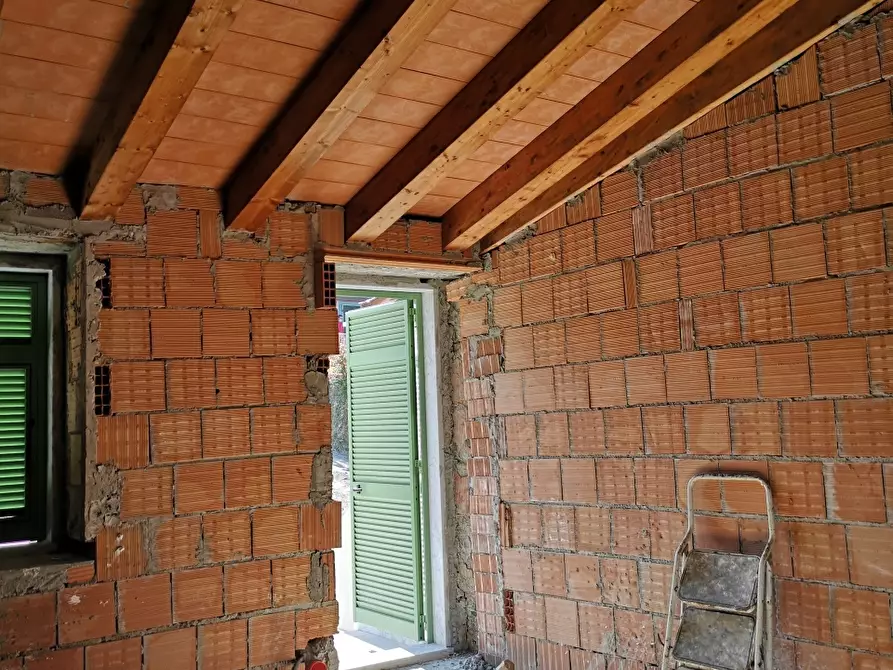 Immagine 2 di Casa semindipendente in vendita  a Fosdinovo