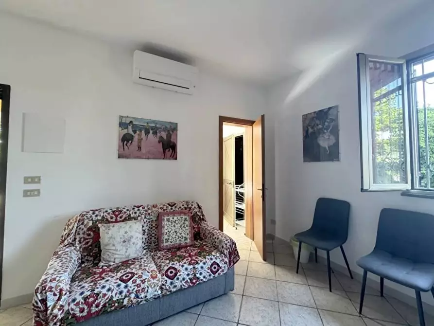 Immagine 17 di Villa in vendita  a Viareggio