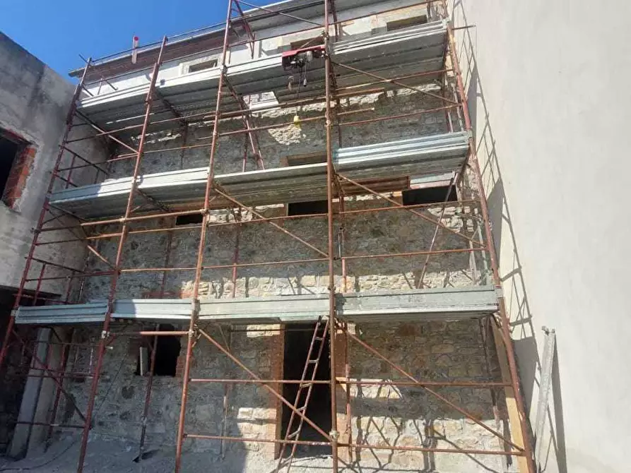 Immagine 15 di Casa semindipendente in vendita  a Sarzana