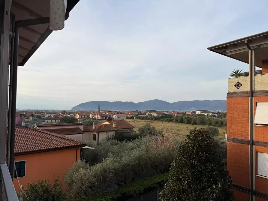 Immagine 10 di Appartamento in vendita  a Ortonovo