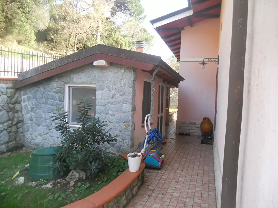 Immagine 40 di Villa in vendita  a Castelnuovo Magra