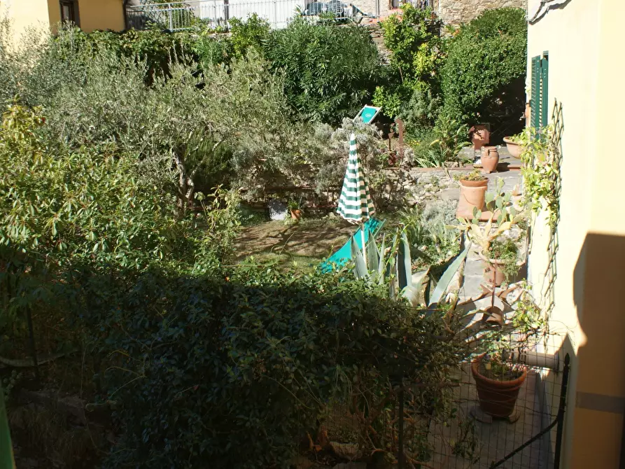 Immagine 4 di Casa indipendente in vendita  a Ortonovo